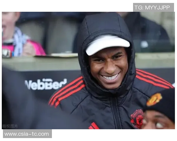 足球明星短项链高清图片展示时尚魅力与个性风格的完美结合